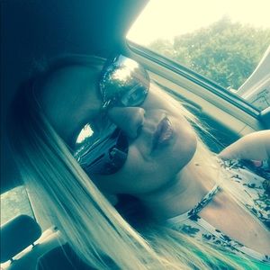 Meet your Posher, Jenna